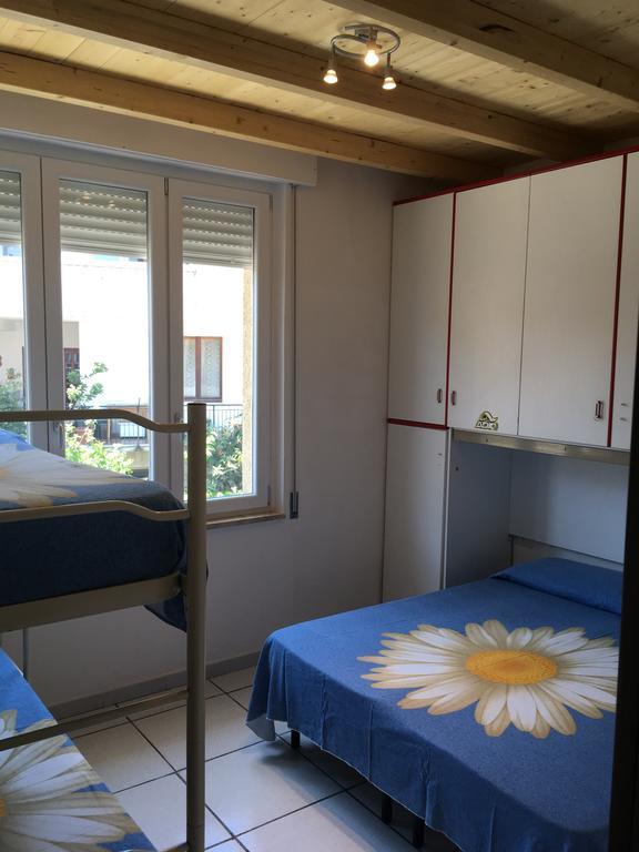 Appartamenti Marilu La Caletta Exterior foto